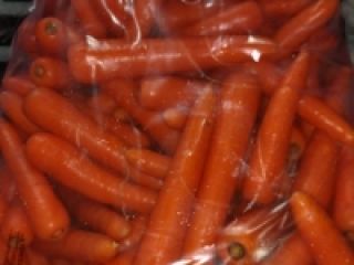 Fresh Carrot from HISZPANIA. Rozmiar: 25-35, 35-45 Opakowanie: duża