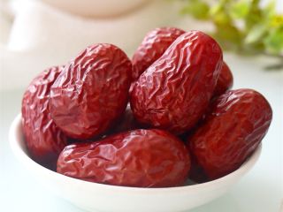 Naturalne jedzenie Suszone czerwone daty Pieczone XinJiang Hetian Jujube