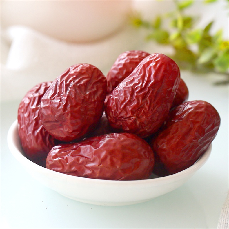 Naturalne jedzenie Suszone czerwone daty Pieczone XinJiang Hetian Jujube W kulturze zdrowia czerwone daty są bardzo ważne i niezbędne