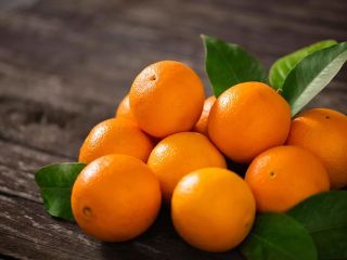 Kupuj świeże pomarańcze odmiany z Egiptu w niskiej cenie