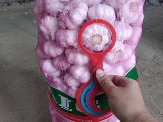 Fresh Normal White Garlic please contact directly, What'sapp