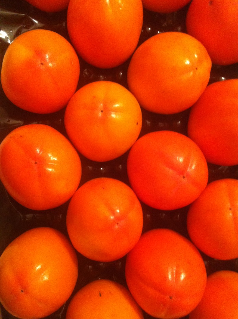 Hiszpański producent sprzedaje persimmons w Polsce, na Ukrainie, w Rosji, w Czechach ..