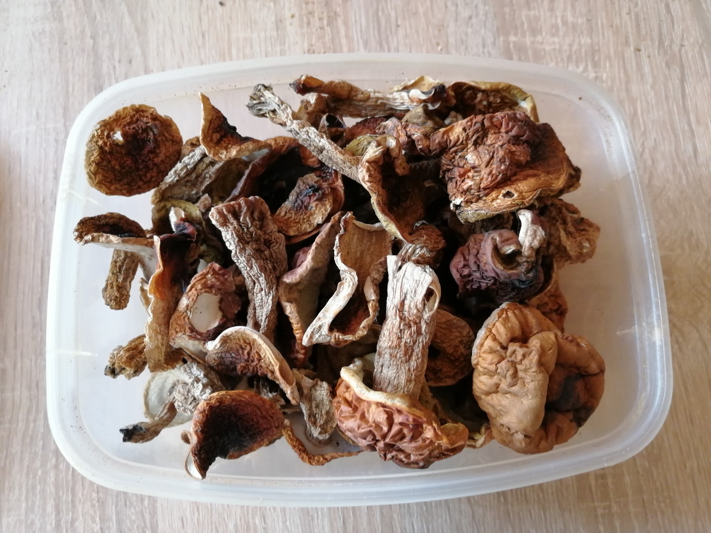 Sprzedam suszone borowiki i maślaki
