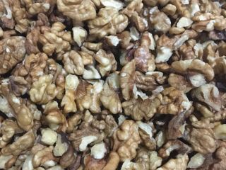 Sprzedam orzech włoski łuskany -, Mix bursztyn-20,2PLN/kg Pakowany w