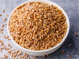 Białko pszenicy spożywczej - min. 12,5 / 11,5%; gluten