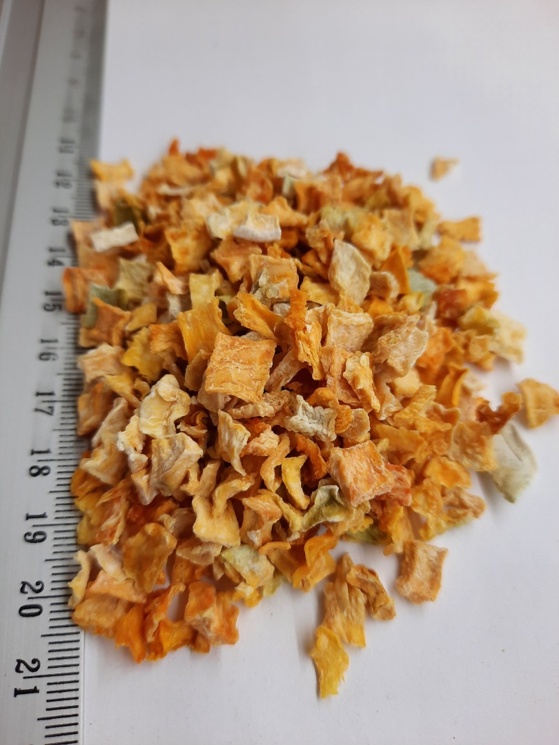 suszone kostki dyniowe 5x5mm, pakowane w papierowe worki po 15 kg