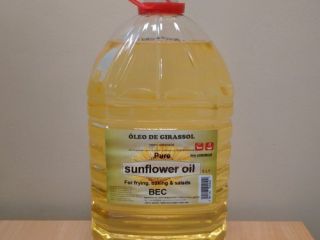 możemy dostarczyć rafinowany i surowy olej słonecznikowy. jesteśmy producentami