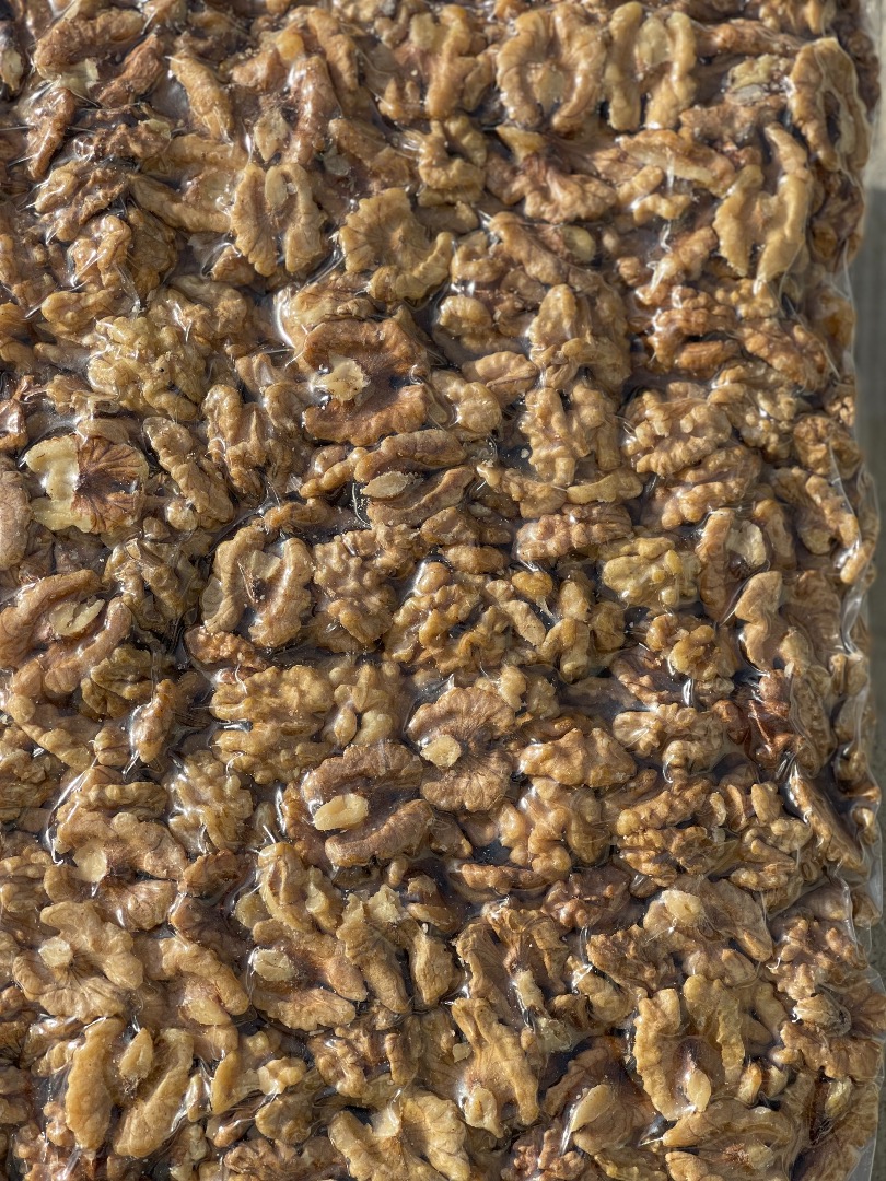 Sprzedam orzechy włoskie w połówkach, ćwiartkach, mix w pudełkach 10 kg