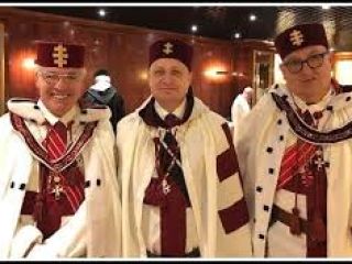 Jego iluminaci nagradzają cię zamożną sławą dołącz do wspaniałego