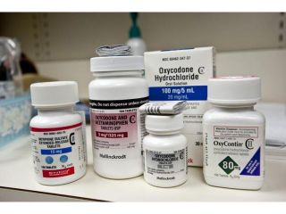Dostępne tabletki nasenne, przeciwbólowe i przeciwlękowe Benzodiazepiny, opiaty. Szybka