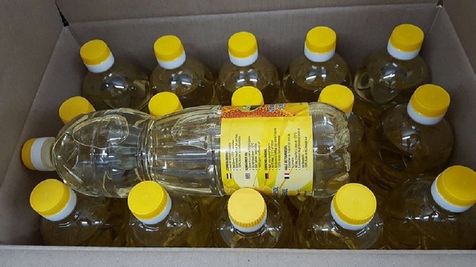 Możemy dostarczyć wysokiej jakości olej słonecznikowy o następujących cechach; Rodzaj: OLEJ SŁONECZNIKOWY Rodzaj produktu: Olej z orzechów i nasion Rodzaj