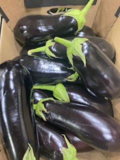 Polski świeży bakłażan , pakowany po 5 kg w kartonie