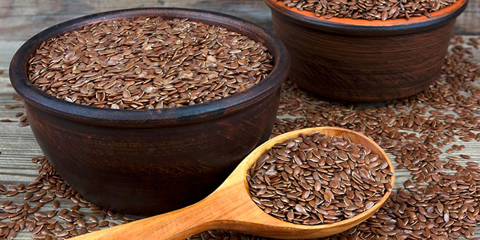 Olej z nasion lnu brązowego o właściwościach leczniczych jest bogaty w kwasy tłuszczowe, omega-3, omega-6 i witaminy