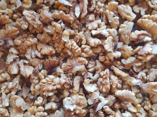 Sprzedam orzechy włoskie łuskane ponad 17kg