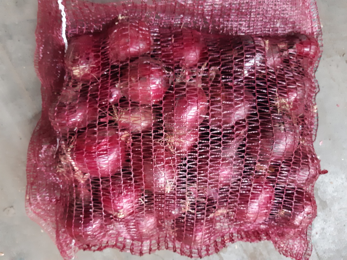 Sprzedam cebule czerwoną, rozmiar 5-7 lub 5+, worek 5 lub 10kg