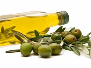 Posiadamy w 100% naturalną oliwę z oliwek wysokiej jakości,