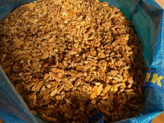 Sprzedam orzechy włoskie naturalne obierane ręcznie - cena 22