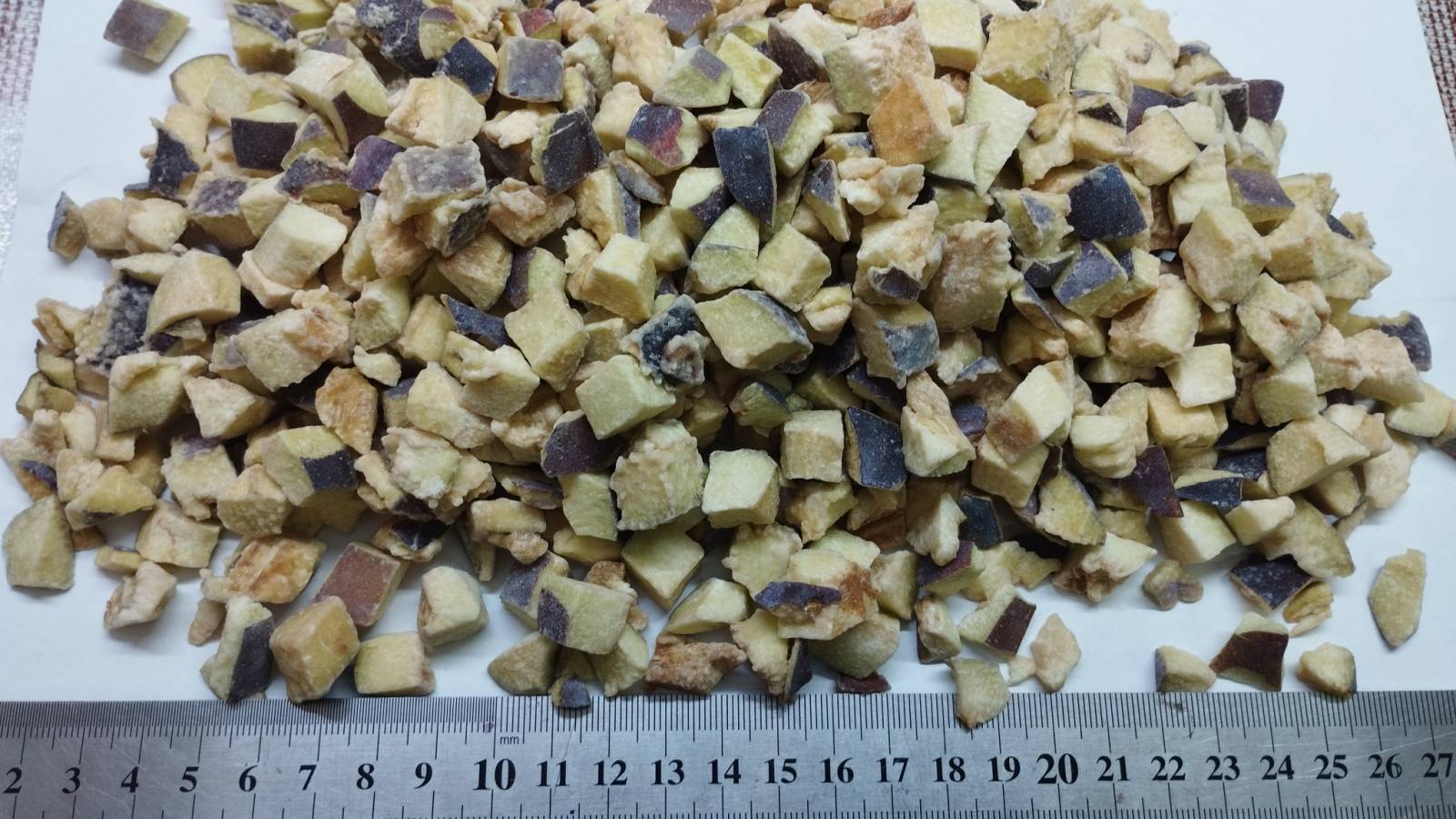 Śliwki w kostkach lub połówkach głęboko mrożone (IQF), w kartonach 10 kg