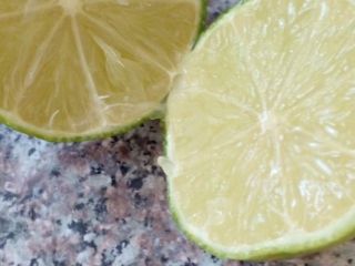 Persian Lime. Soczysta i bardzo dobra jakość. Bardzo duże