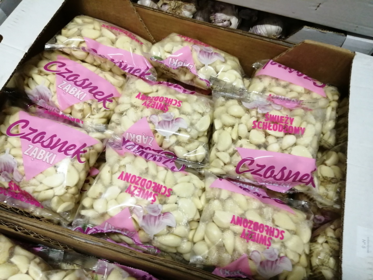 czosnek obierany, opakowanie od 500g do 10 kg, atest, realizujemy każde zamówienie na terenie całego kraju
