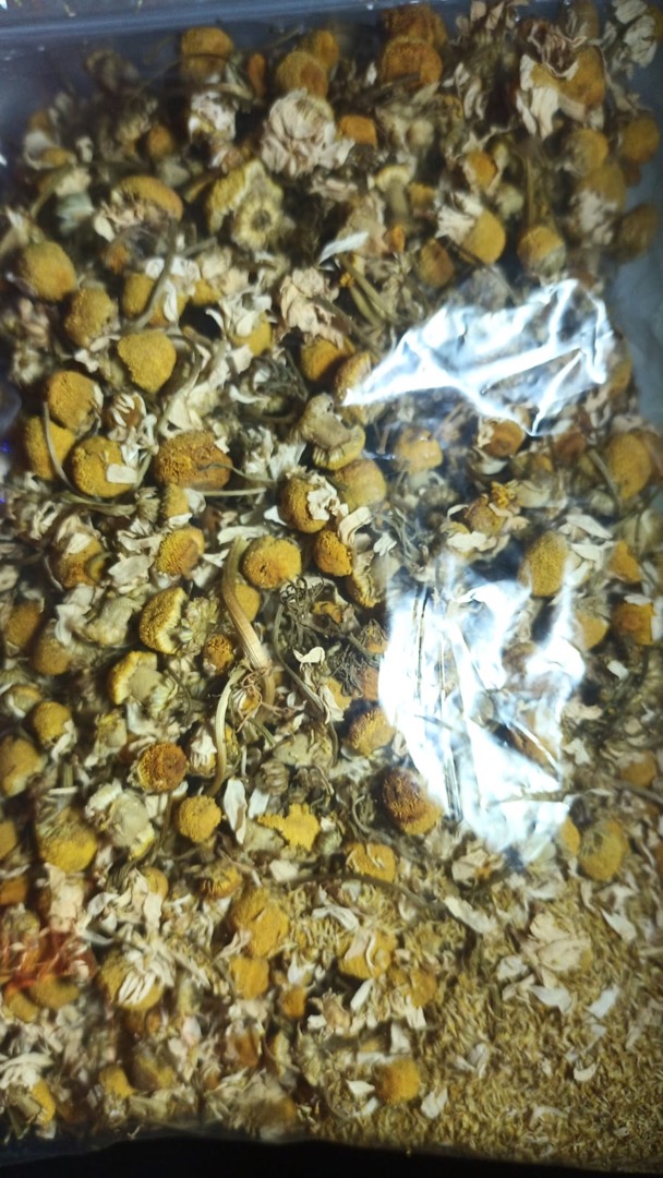 Sprzedam kwiat rumianku Pakowany po 10 kg Całkowita objętość 990 kg