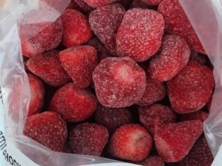 IQF frozen strawberries grade A uncalibrated without pesticides