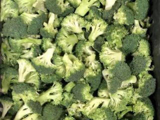 IQF Frozen Broccoli Florets: Klasa: A Rozmiar: 3-6 CM