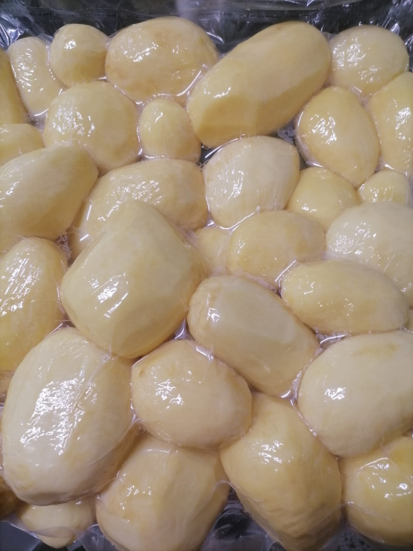Witam, posiadamy w sprzedaży obrane ziemniaki pakowane próżniowo