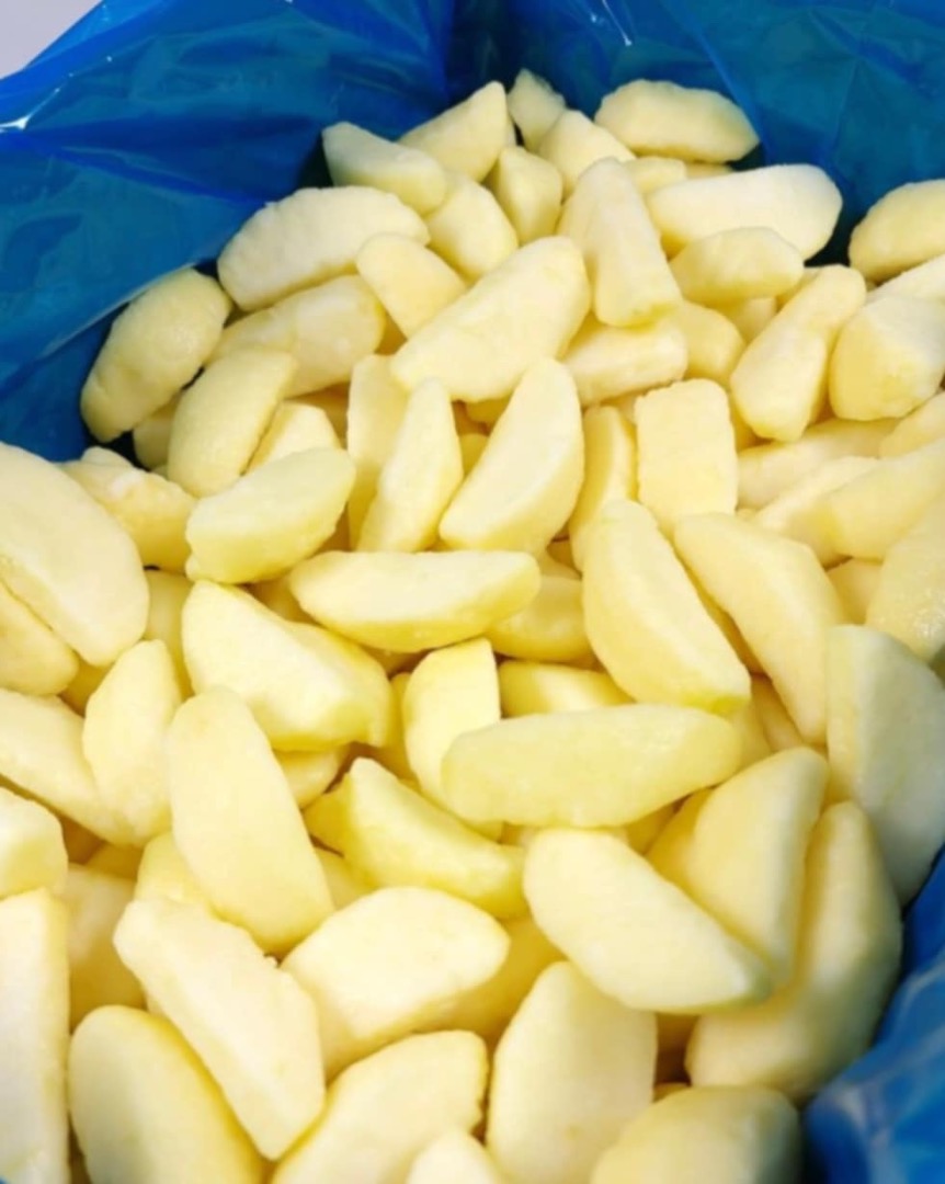 Oferta produktowa •Jabłko mrożone kostka –5,00 zł/kg •Jabłko mrożone segment (4,8,12,16 części) – 4,90 zł/kg •Jabłko mrożone połówka – 4,90 zł/kg •Jabłko