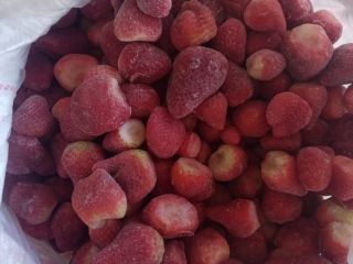 Mrożone truskawki pierwszej klasy o najlepszej jakości i spełniające