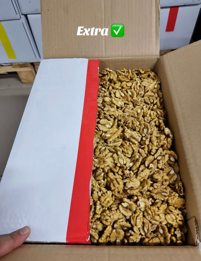 W ofercie posiadamy orzechy włoskie, karton biały na eksport: Magazyn w Rumunii, Suczawa: - 1/2+ - 7,3€ - 1/2 - 6,3 € - 1/2 mieszanki - 5,3 € Wszelkie