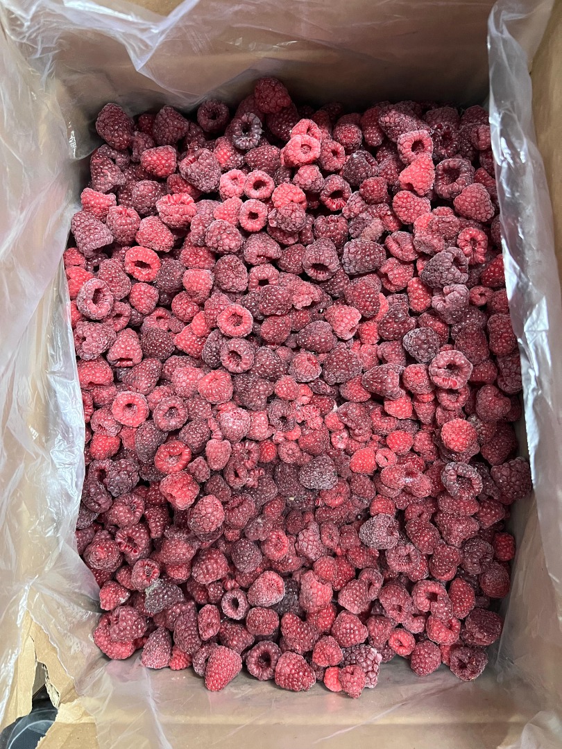 Malina 95/5 - mrożona, 10 kg, karton pakowany Malina 70/30 - mrożona, 10 kg, karton pakowany Porzeczka czerwona - mrożona, 10 kg, karton pakowany Porzeczka