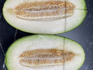 Dzień Dobry Mam do sprzedania melony z Uzbekistanu. Bezpośrednio