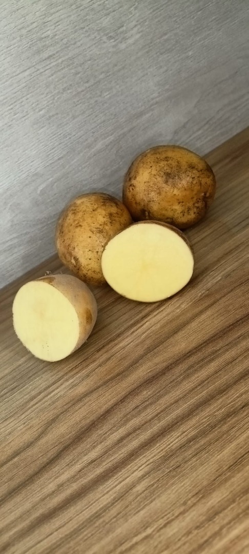 Do sprzedaży mam ziemniaki odmiana Soraya sortowane Kaliber 5 +