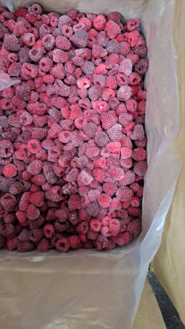 Sprzedam - maliny mrożone metodą szokową (IQF) Ilość: 60 ton Kraj pochodzenia: Kirgistan Klasa: Extra 95/5 ❄️ Mrożenie szokowe, wysoka jakość Ostatni zbiór w