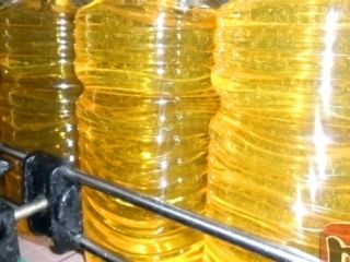 Rafinowany olej słonecznikowy Pochodzenie: Tanzania Przybliżona cena: 1L /