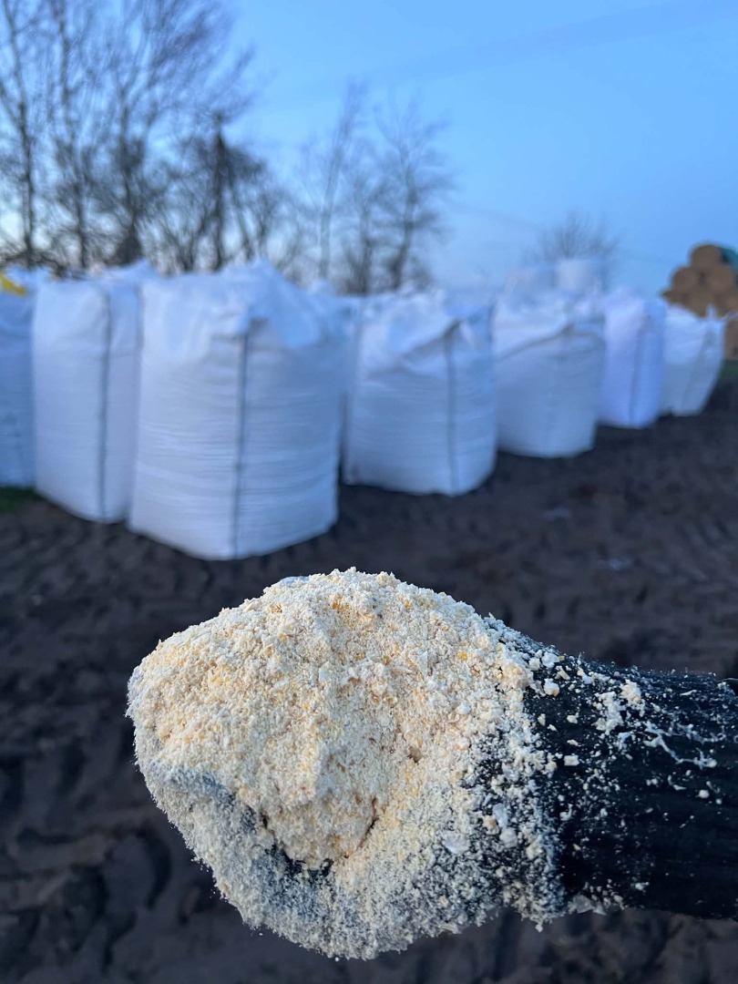 Sprzedam kukurydzę CCM w big bag okolo900 kg